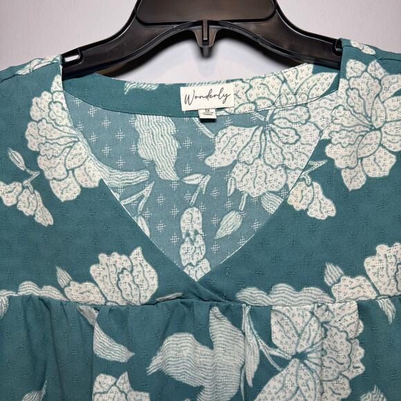 Wonderly V-neck blouse with a green and white floral print & flutter sleeves. 1X - Picture 2 of 8